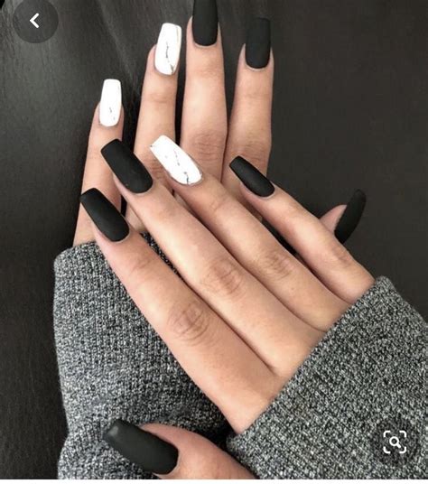 cute short nails black